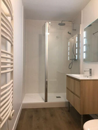  Appartement à louer 2 pièces 42 m²
