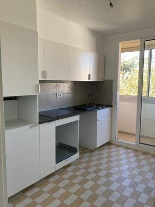  Appartement à louer 4 pièces 70 m²