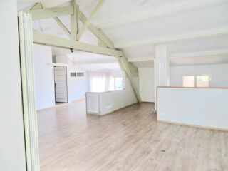  Appartement à louer 2 pièces 105 m²