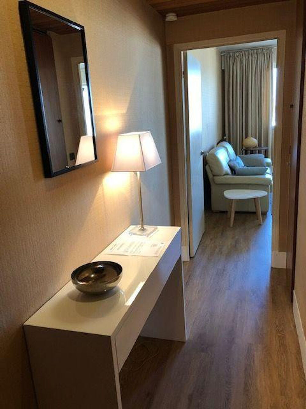 Location Appartement Studio plein ciel clair et confortable Paris 8