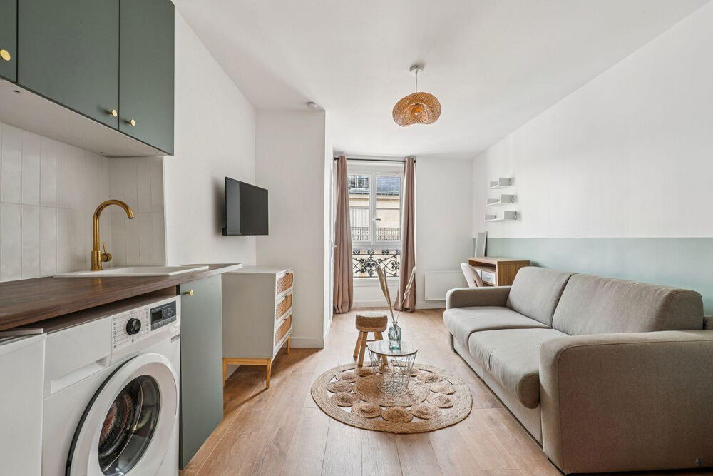 Location Appartement Location studio meublé refait à neuf Paris 18