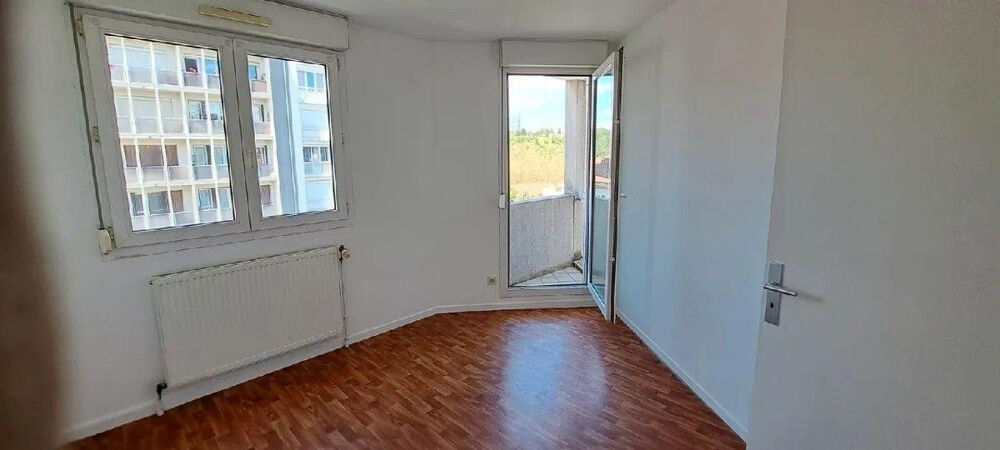 Location Appartement Beau T3 place Bellevue 64m² balcon et parking Saint-Étienne