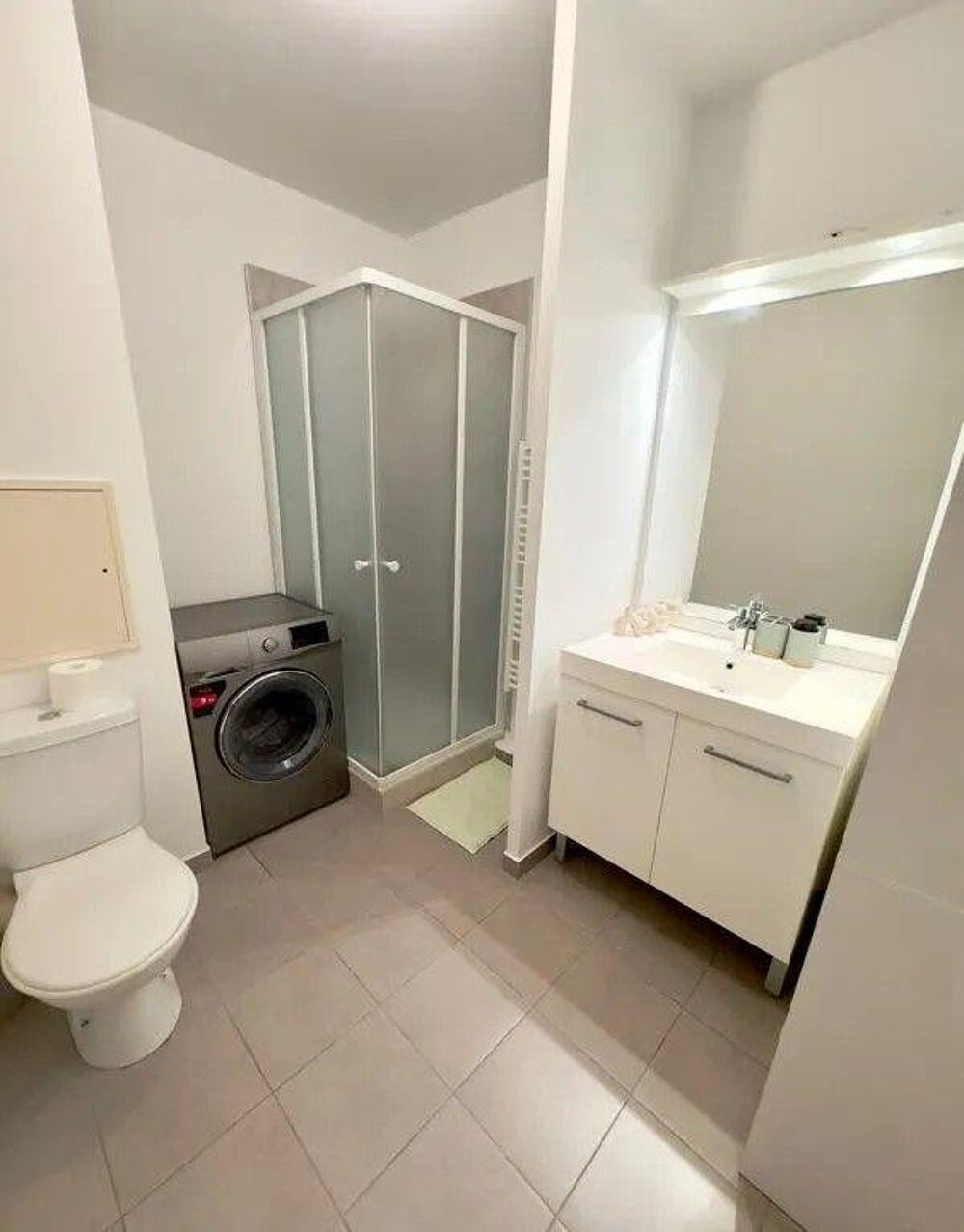 Location Appartement Studio de 22m² avec un grand balcon de 7m² Bron