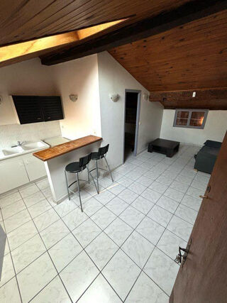  Appartement à louer 2 pièces 31 m²