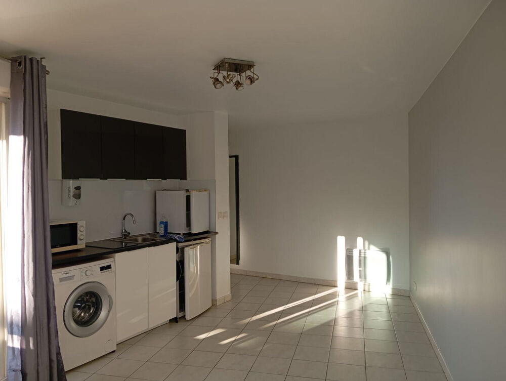 Location Appartement Location studio 24 m2 13008 avec balcon Marseille 8
