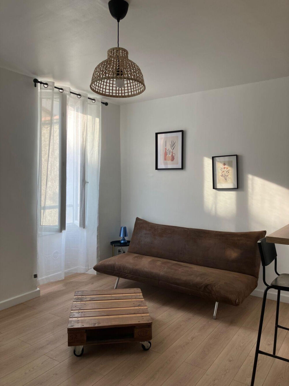 Location Appartement Beau T2 rénové, charmant et très calme Marseille 10