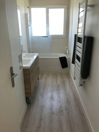  Appartement à louer 1 pièce 83 m²
