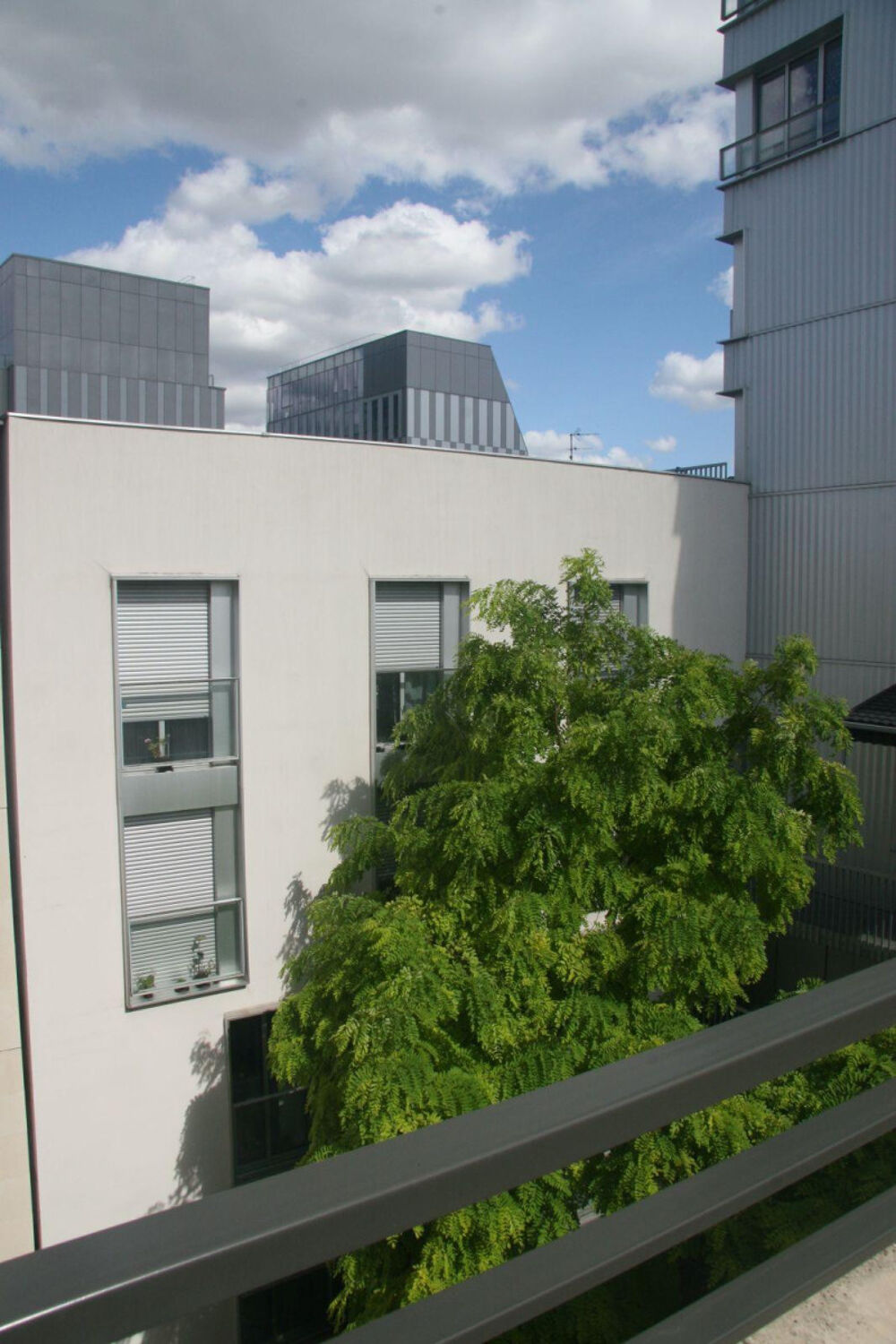 Location Appartement Clichy, entrée de ville, très lumineux et calme. Clichy