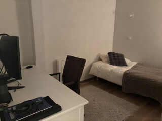  Appartement à louer 5 pièces 133 m²