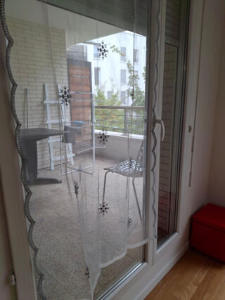  Appartement à louer 1 pièce 84 m²