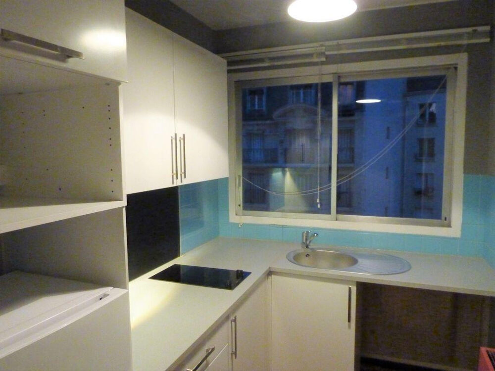Location Appartement Studio rénové 30m2 Nation Paris 11