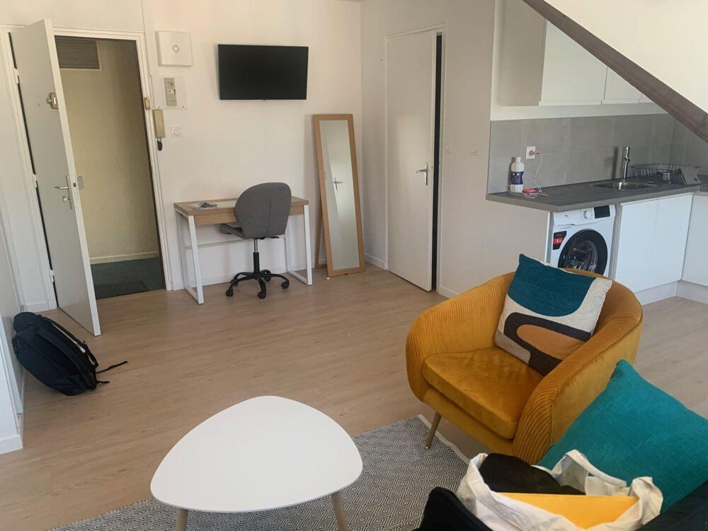 Location Appartement Beau studio entièrement meublé 22m² refait à neuf Lille