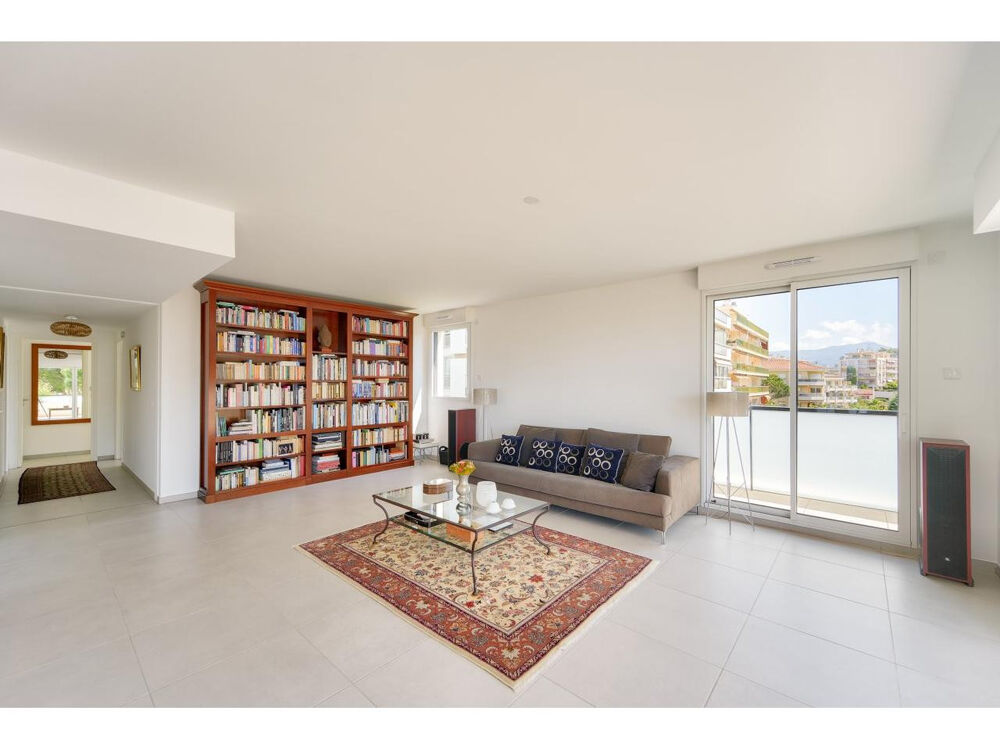 Vente Appartement Nice Cimiez - Rare - Toit-terrasse avec espace de vie de 152 m2 et ses deux immenses terrasses Nice