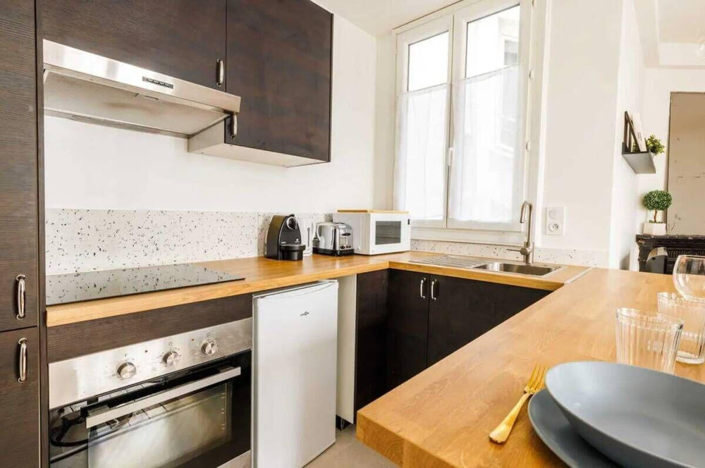 Location Appartement Superbe 2P meublé 45m² refait à neuf Paris 18