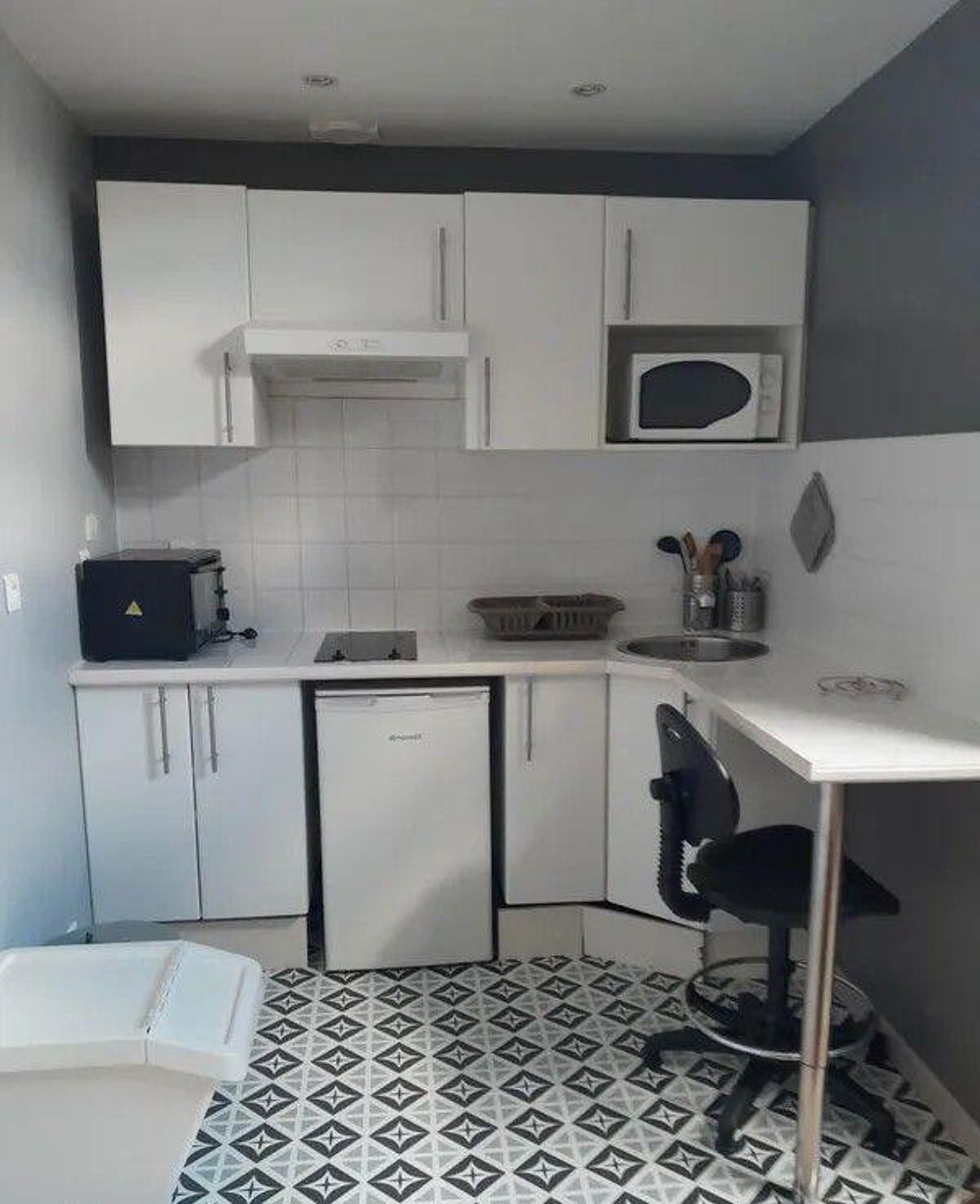 Location Appartement Beau studio meublé mansardé de 29m² Saint-Étienne