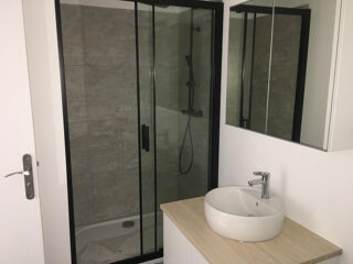  Appartement à louer 3 pièces 80 m²