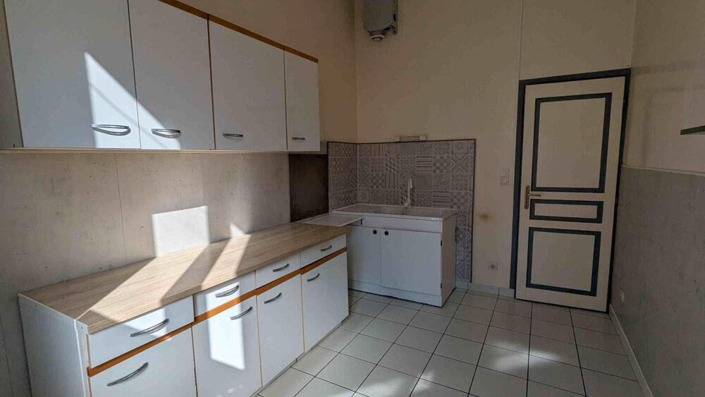 Location Appartement Vrai F3 cuisine aménagée, Montchat prox tram T3 Lyon 3