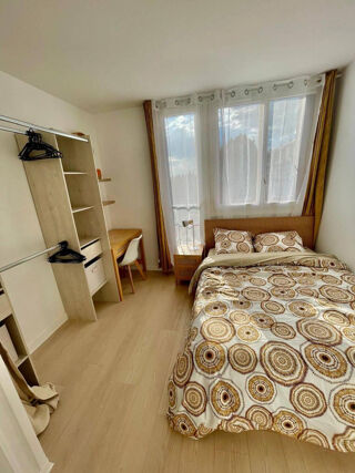  Appartement à louer 5 pièces 75 m²