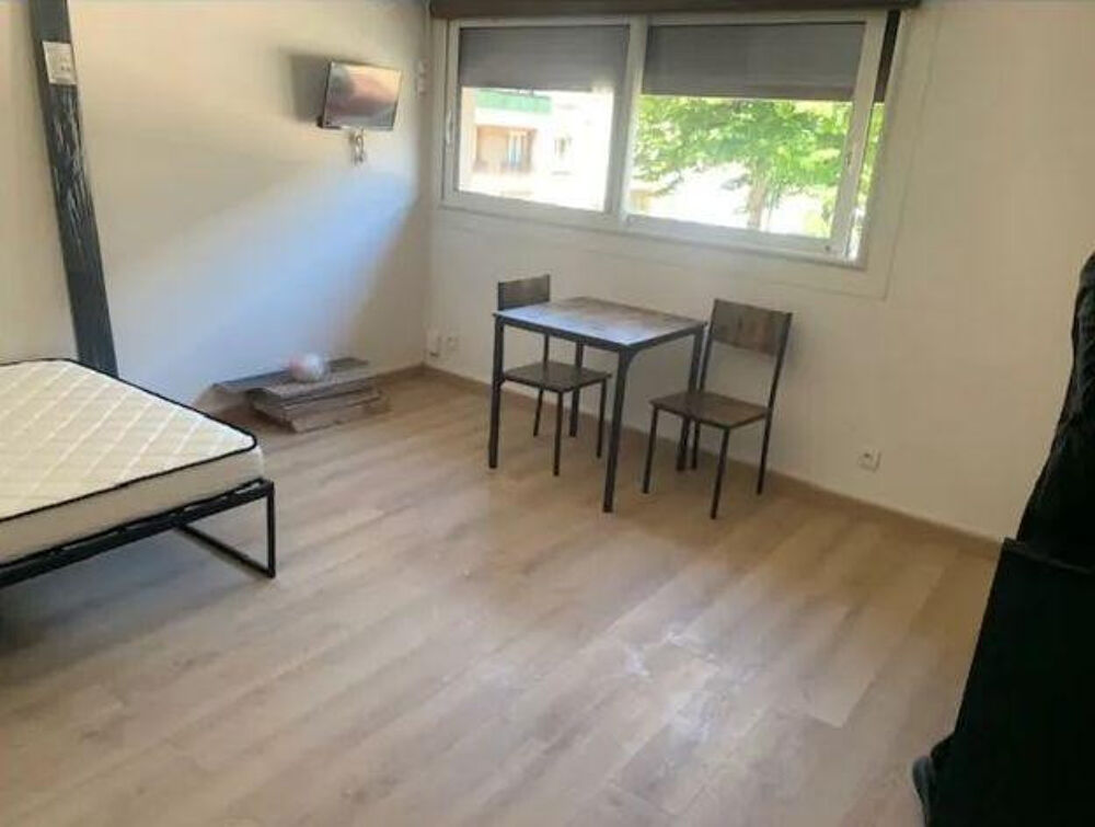 Location Appartement Beau studio 23m² meublé et rénové 650 CC Marseille 5