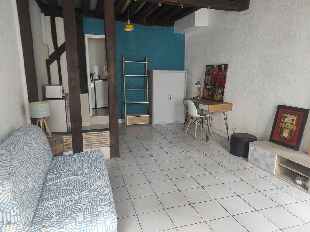 Location Appartement Beau studio 28m² meublé hypercentre Orléans