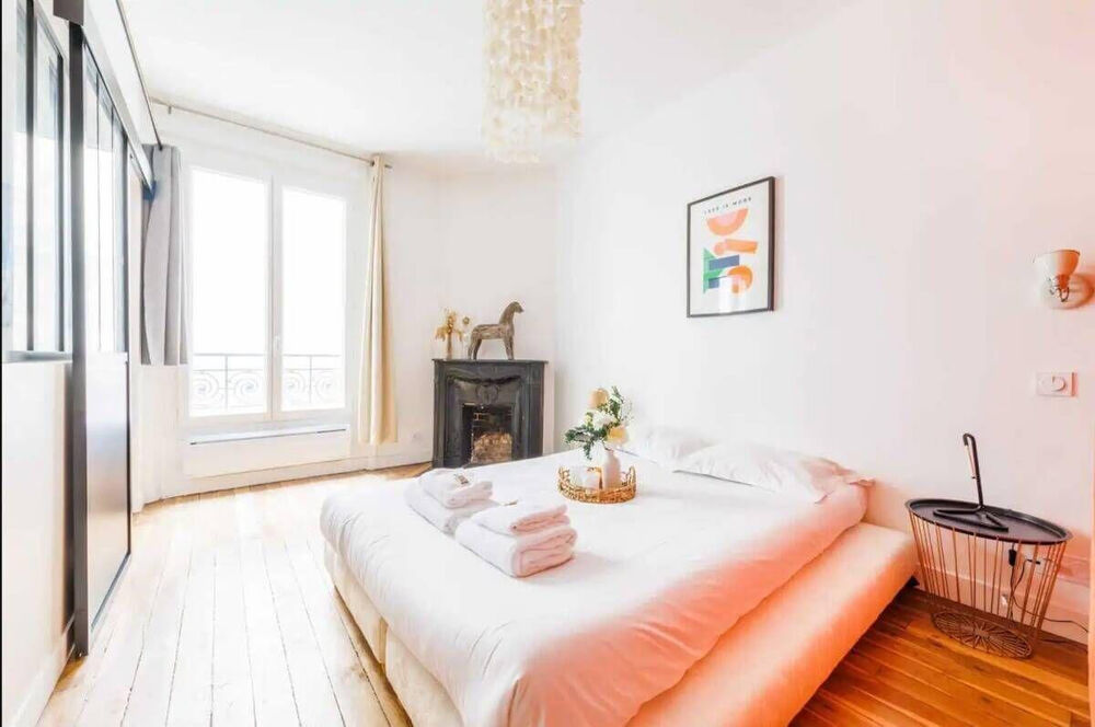 Location Appartement Superbe 2P meublé 45m² refait à neuf Paris 18
