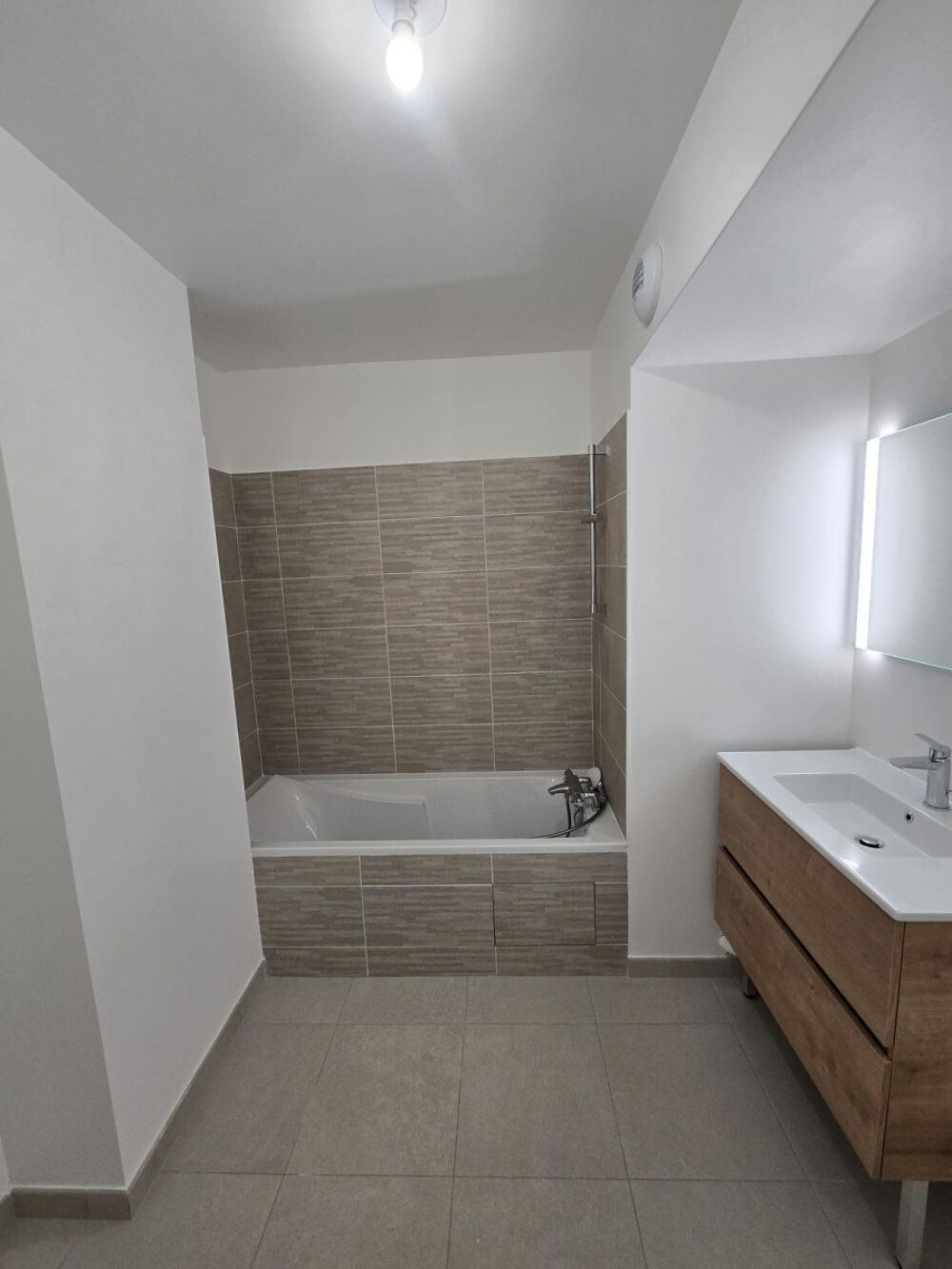 Location Appartement Superbe T3 neuf  72m2 avec balcon et parking Châtenay-malabry