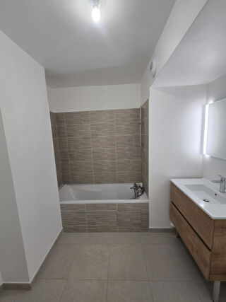  Appartement à louer 3 pièces 72 m²