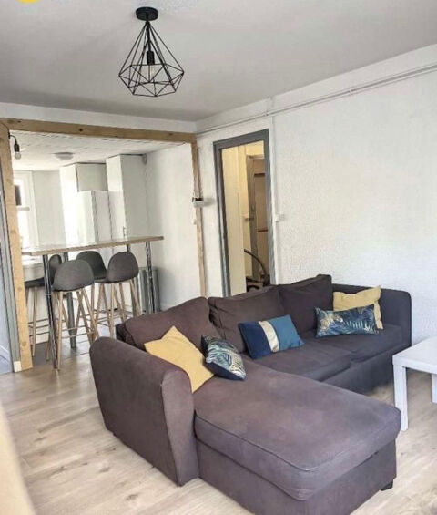   Id�alement situ�, face � l'universit�. Appartement - 3 pi�ce(s) - 55 m�