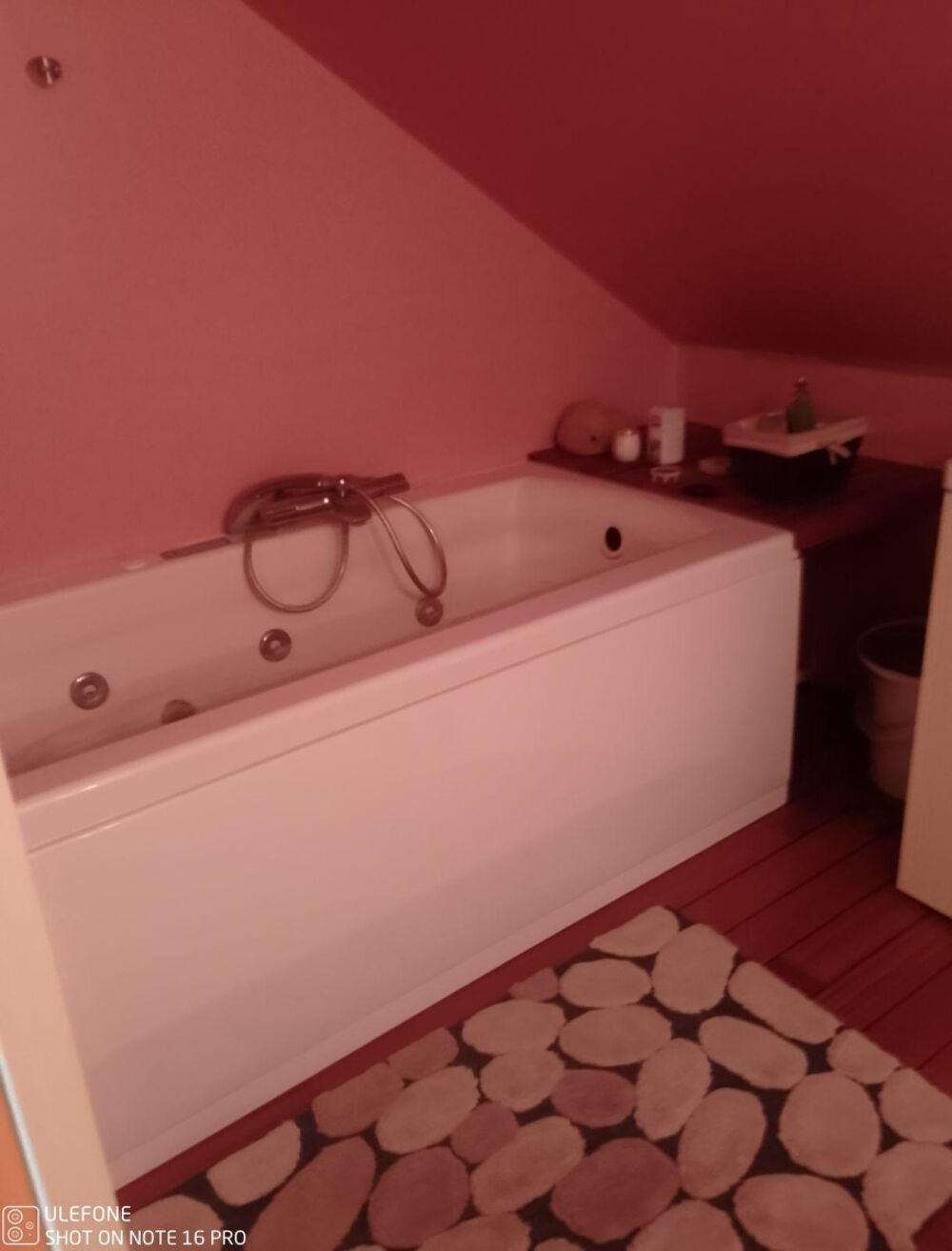 Location Appartement Chambre à louer dans maison individuelle Saint-martin-des-monts