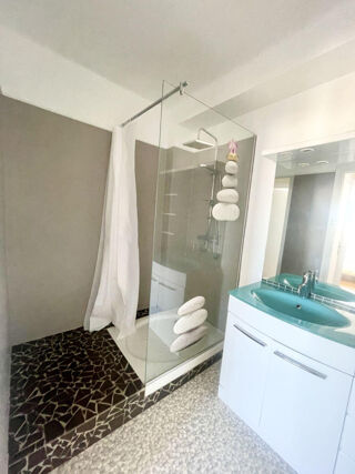  Appartement à louer 4 pièces 66 m²