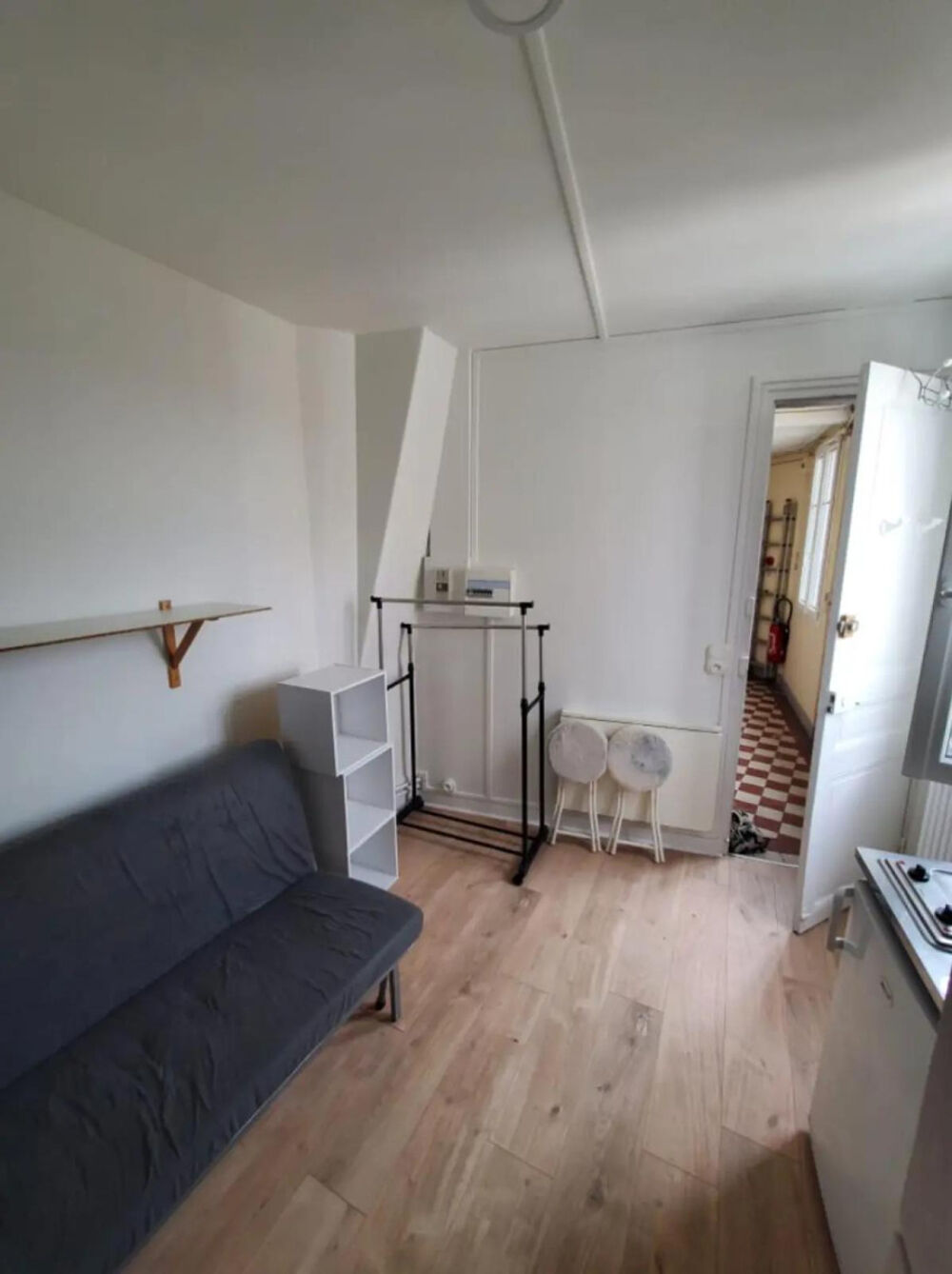 Loue chambre de bonne meublée (9m², Paris)