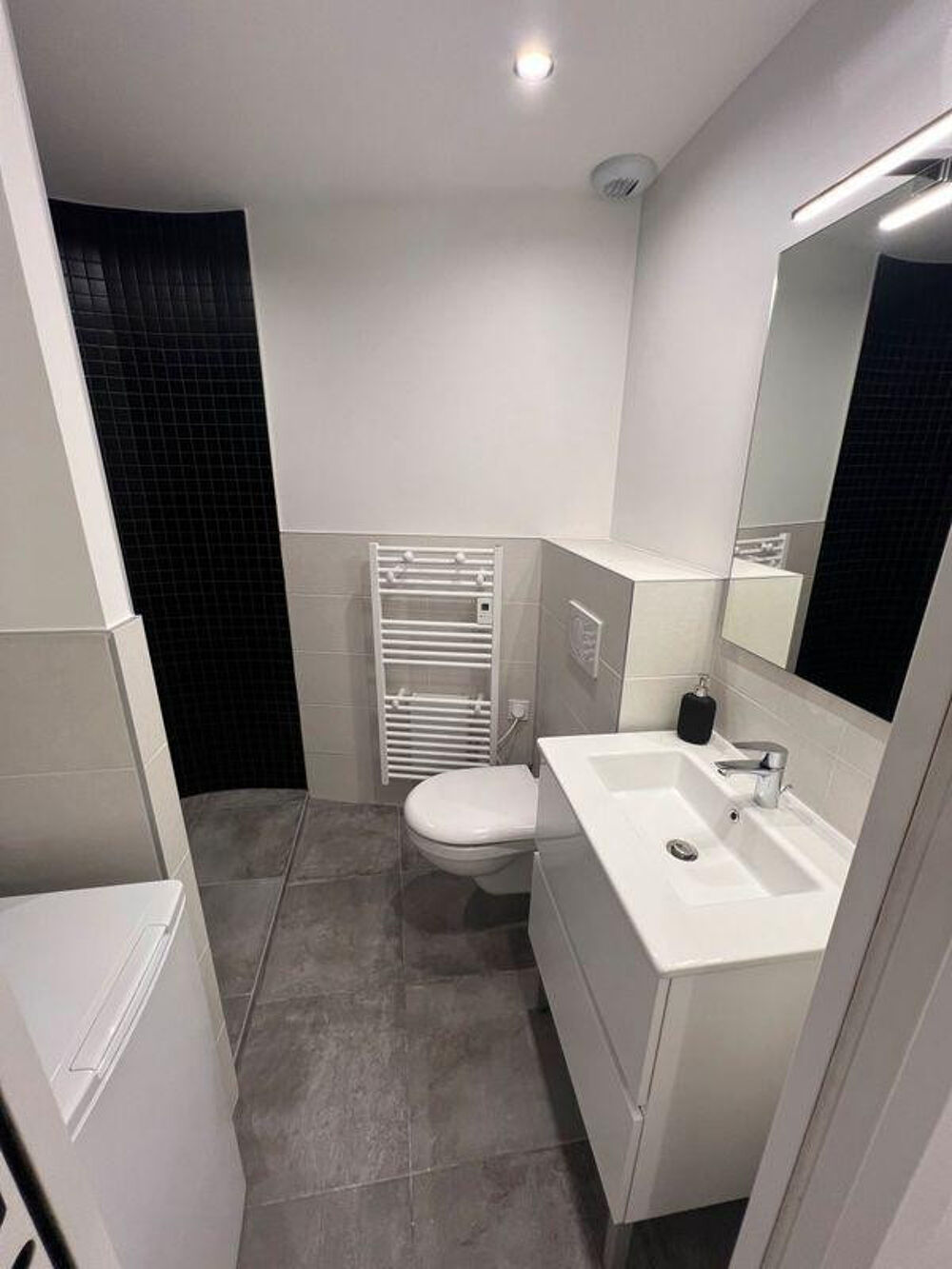 Location Appartement Studio meublé, équipé loyer tout compris Saint-Étienne