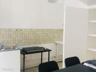  Appartement à louer 3 pièces 95 m²