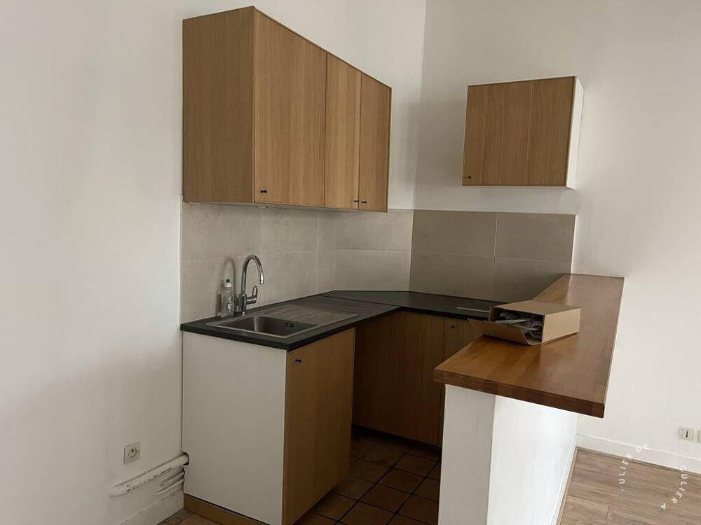 Location Appartement Beau 2P 49m² avec vue sur place arborée Paris 2