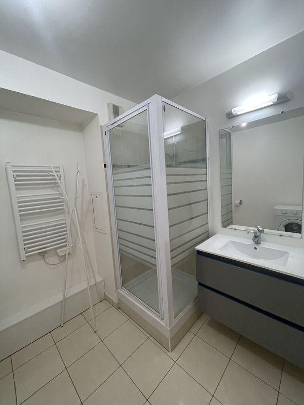 Location Appartement ?Studio meublé - 27 m² - 5 mn gare et centre ville Courbevoie