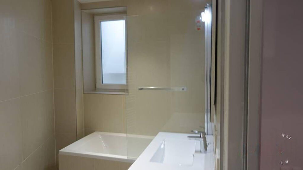 Location Appartement Beau 2P 50m² entièrement rénové et lumineux Paris 18