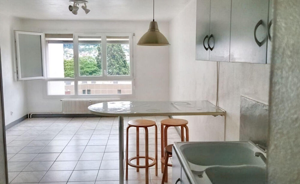 Location Appartement Studio de 33 m2 + parking Rouen