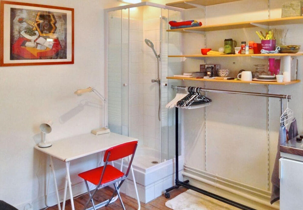 Location Appartement Studio calme et très lumineux face au Parc Monceau Paris 17
