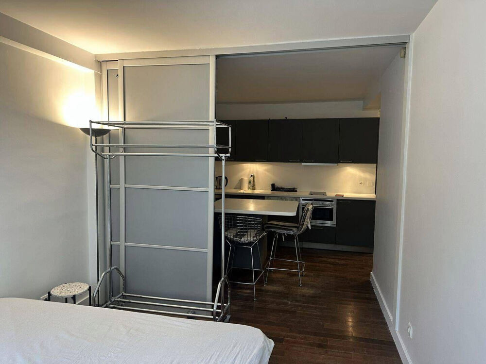 Location Appartement Beau 2P 37m² très calme proche quais de Seine Paris 8