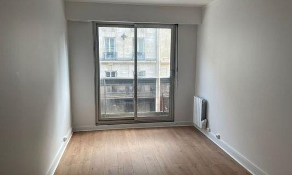 Location Appartement Beau studio rénové + baignoire Paris 17è Paris 17