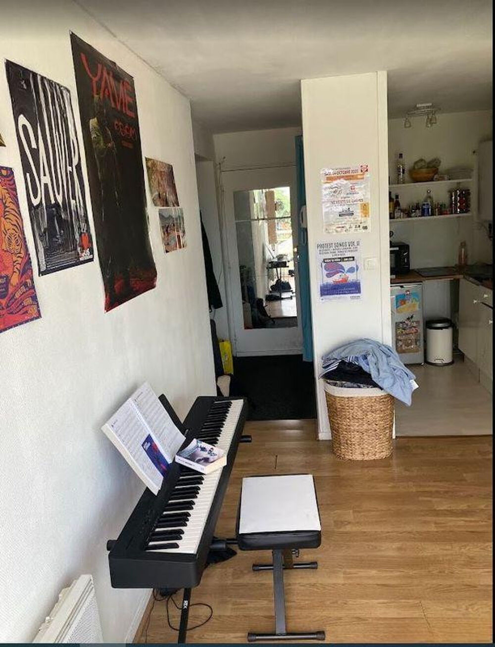 Location Appartement Beau studio 29m² balcon parking barrière Pessac Bordeaux