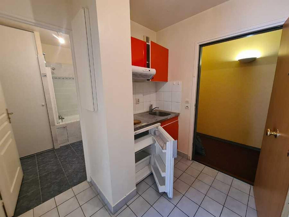 Location Appartement Grand studio Paris 19ème Paris 19