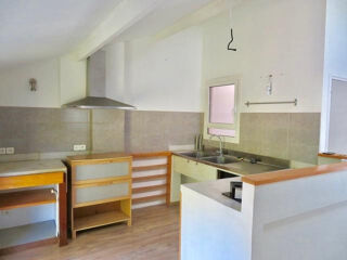  Appartement à louer 2 pièces 105 m²