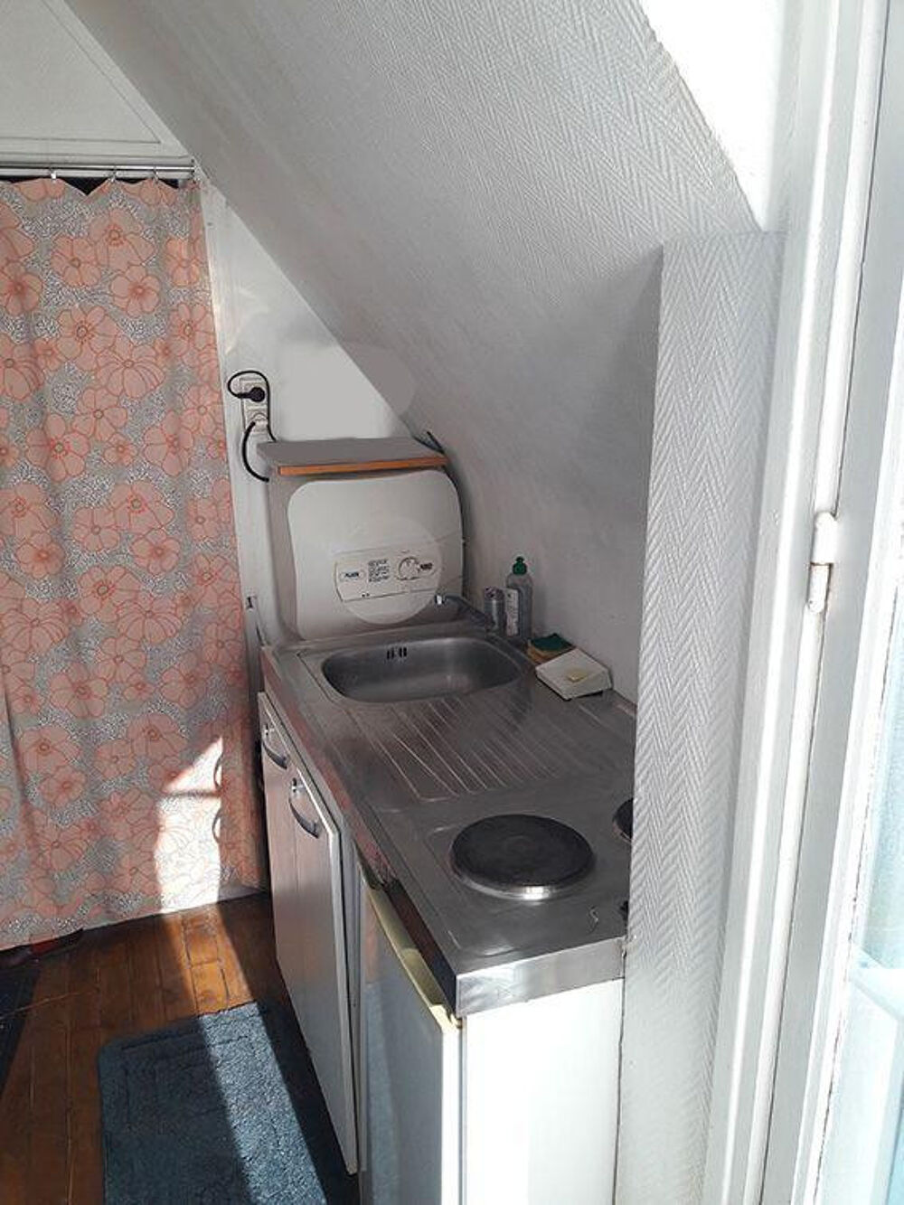 Location Appartement Location meublée studio 9 m² Paris 15E (75015) Paris 15