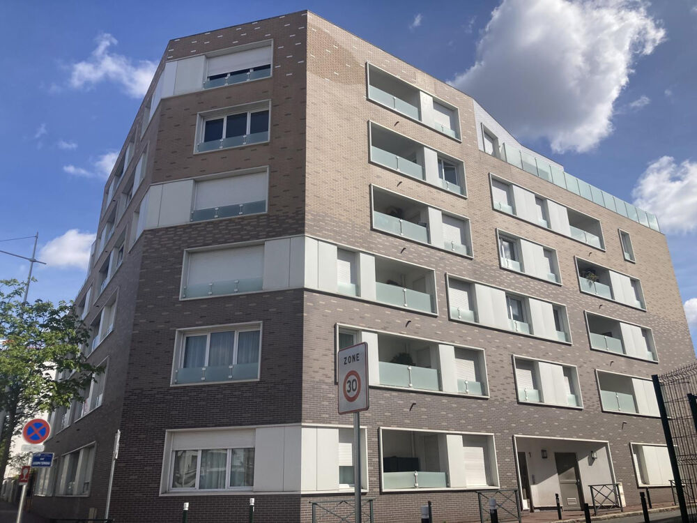 Location Appartement Dernière étage, refait neuf, une place de parking Nanterre