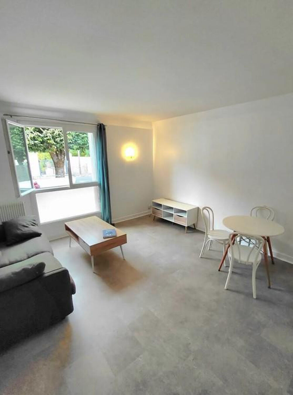 Location Appartement Studio à Beaux volumes Résidence familial lieu sûr Rueil-malmaison