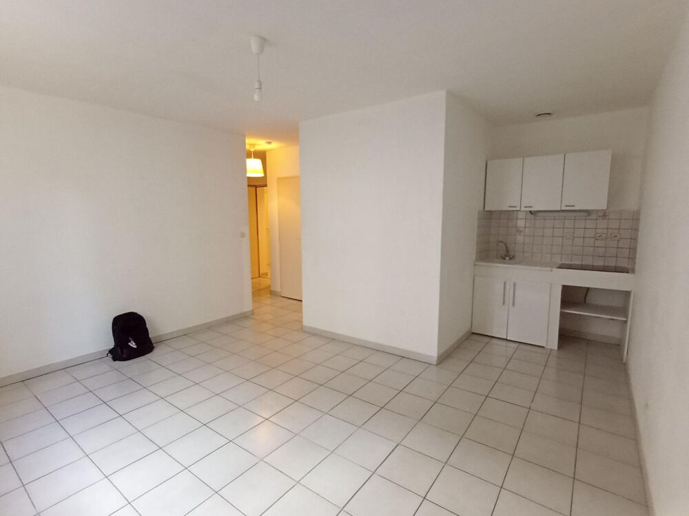 Location Appartement T2 Perrache, prox UCLY refait neuf, cuis aménagée Lyon 2