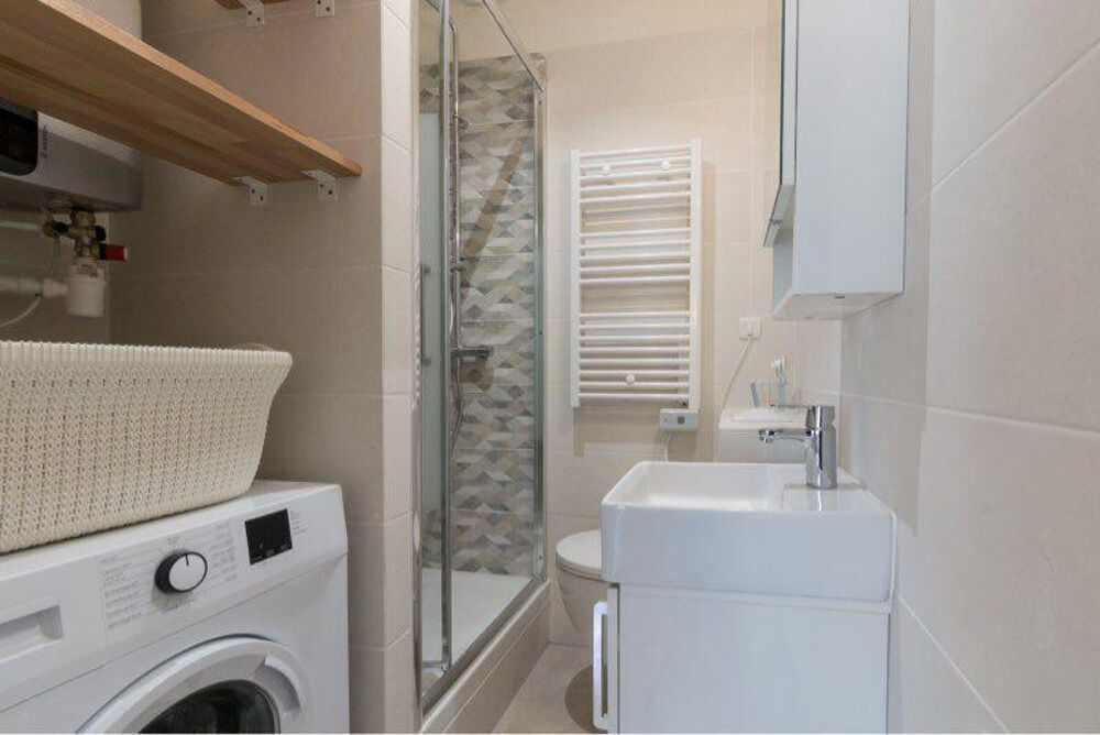 Location Appartement Studio meublé 20m2 Paris 18 métro 4 & 12 Paris 18