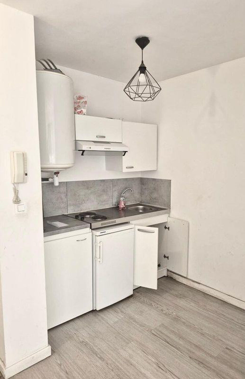Location Appartement Charmant studio à louer à Fabron avec Parking Nice