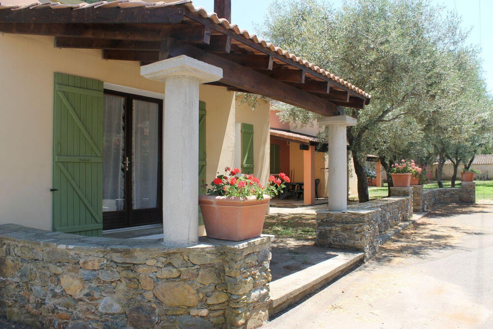 Domaine familiale avec piscine et tennis